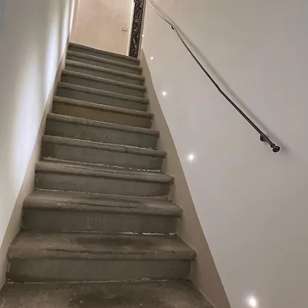 Tina's House 哥尔顿